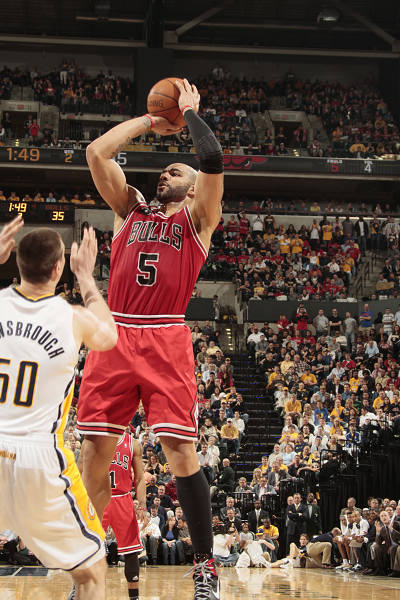 皮尔斯：火箭比湖人更有冠军相 他们看起来像支能走很远的球队（皮尔斯称火箭比湖人更具冠军相，像一支能走很远的球队）