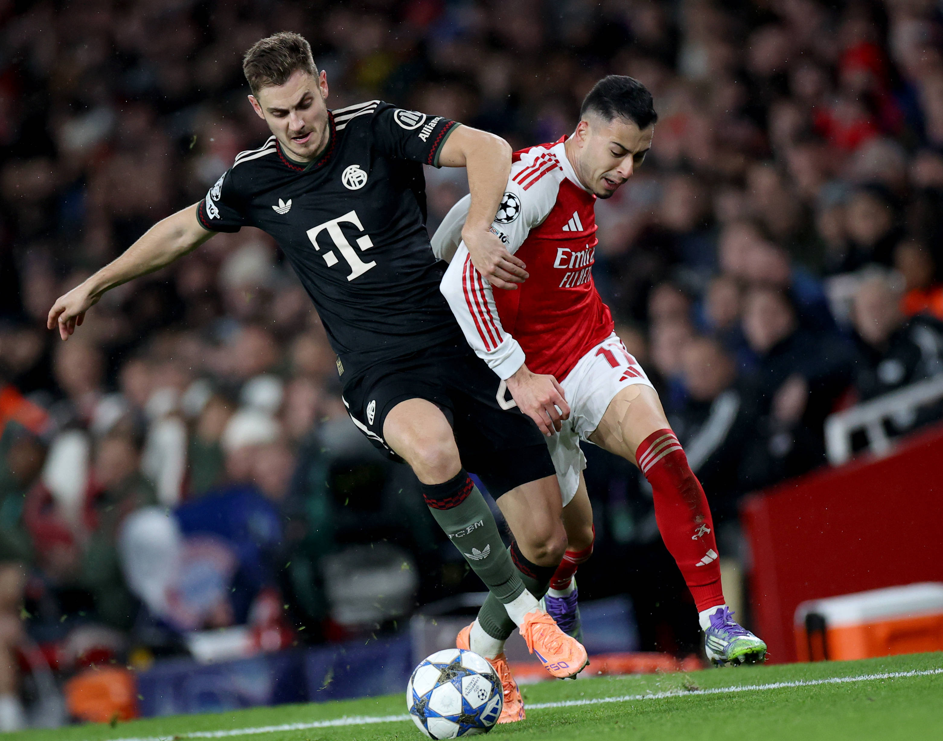 亚历山大12月得分进球双第一 造犯规仅列第35（亚历山大12月得分与进球双料第一 造犯规仅第35名）