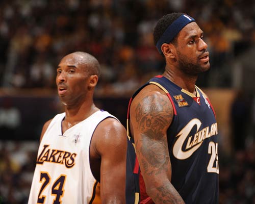 半场战报：西海岸1-0亚泰，陈柏良助攻里切利头球破僵（半场：西海岸1-0领先亚泰，陈柏良助攻里切利头球先拔头筹）