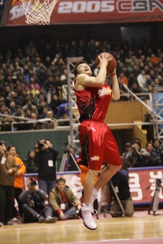 里程碑，36岁中场池忠国已为国安出战200场（池忠国36岁达成里程碑：为国安出战第200场）