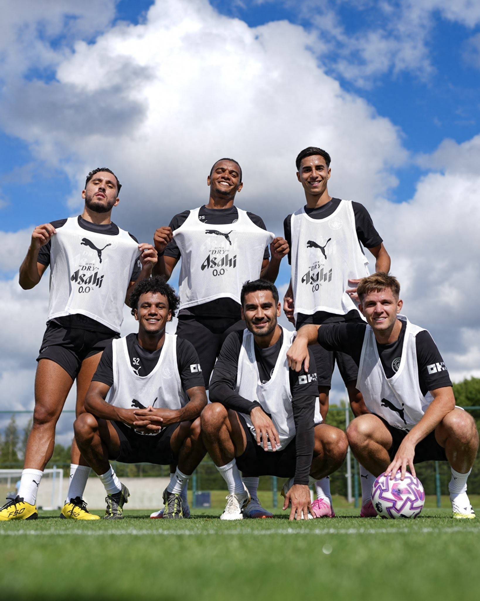 中超：上海海港主场4-1大胜深圳（中超：上海海港主场4比1击败深圳队）