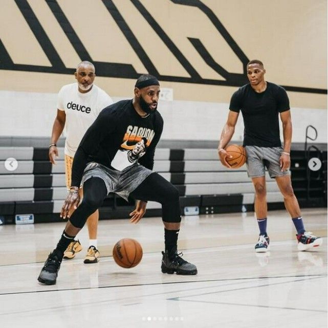 记者：利物浦仍在与科纳特谈续约，球员渴望留队（记者：利物浦仍在推进与科纳特的续约谈判，球员盼留队）