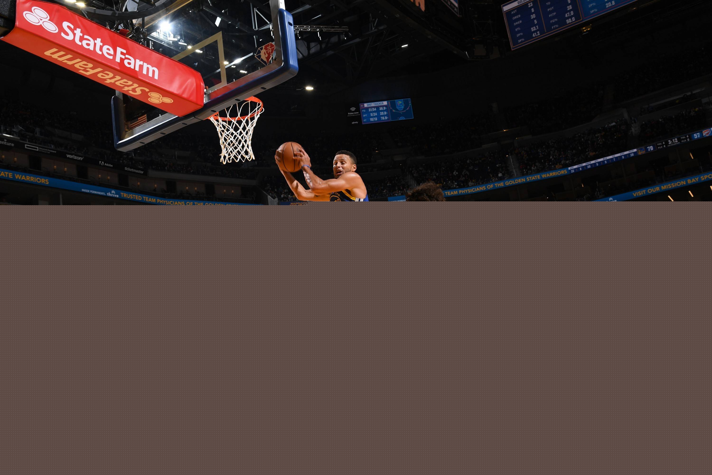 南通发布：苏超南通队载誉而归，3000多名球迷迎接城市英雄（南通发布：苏超南通队凯旋，三千余球迷迎接城市英雄）