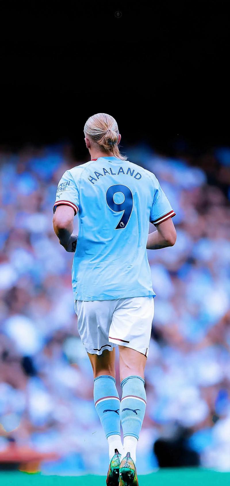 心念老东家！奥斯卡社媒晒照观看海港vs柔佛亚冠比赛（奥斯卡社媒晒照观海港vs柔佛亚冠，心系老东家）