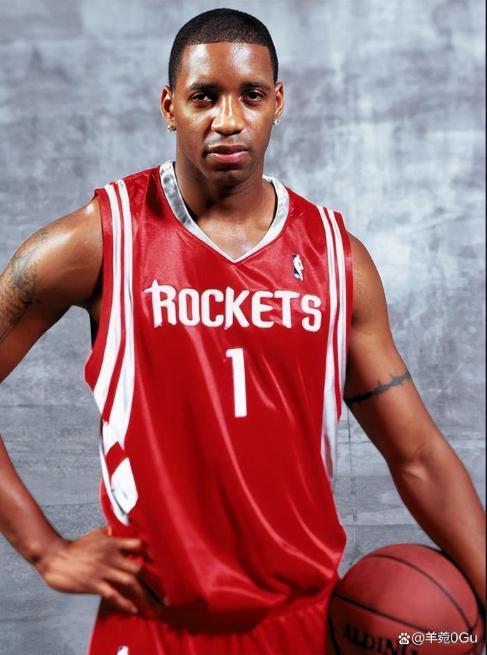 刘殿座获奖感言：感谢每一位身边的人，愿中国足球越来越好（刘殿座领奖致辞：感恩所有支持，祝中国足球蒸蒸日上）