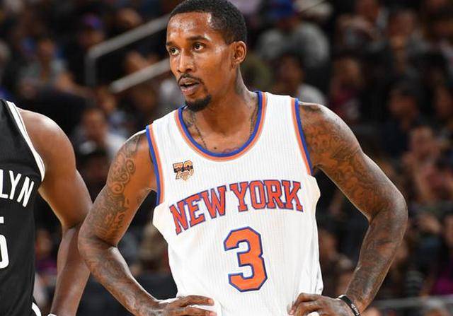 利物浦利好 利雅得新月有意签萨拉赫 2亿年薪 转会费超5300万欧（利物浦迎利好：利雅得新月开出2亿年薪求购萨拉赫，转会费超5300万欧）