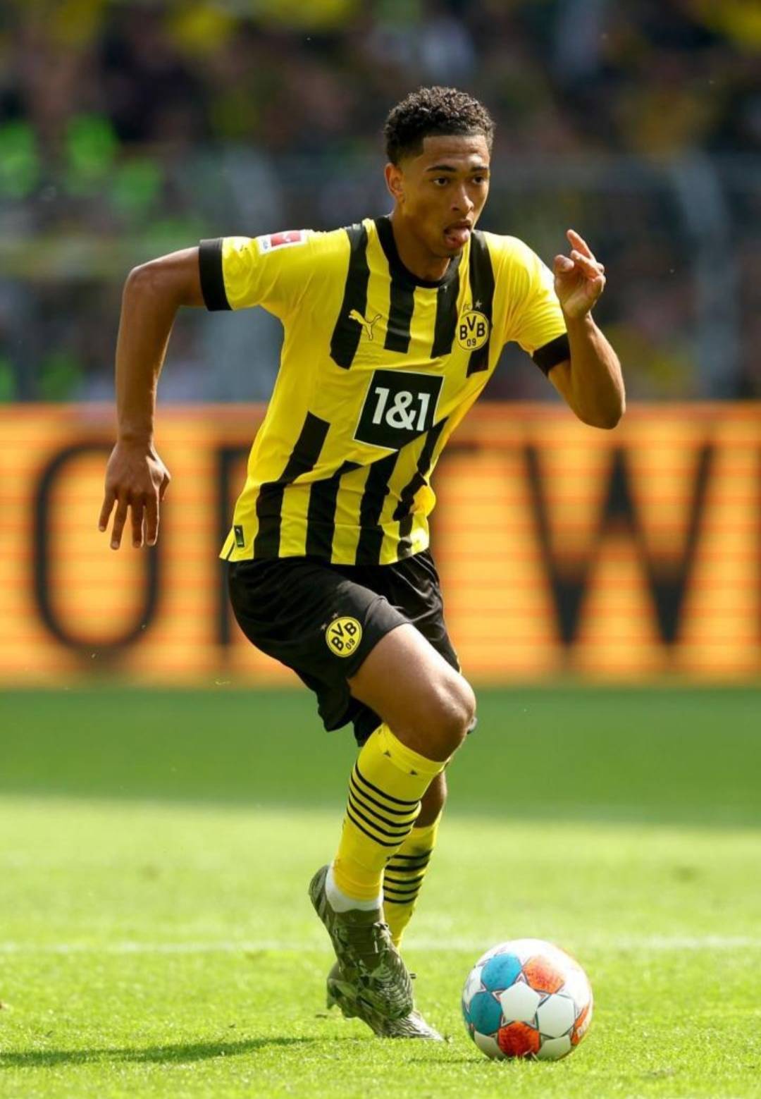 被阿森纳攻破球门，拜仁本赛季欧冠首次落后（阿森纳率先破门，拜仁本季欧冠首次落后）