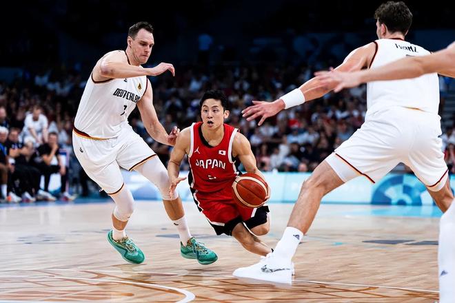 世界第三扫去阴霾！陈幸同4-2石洵瑶晋级八强 未入选混团状态却提升（世界第三重拾锋芒！陈幸同4-2击败石洵瑶闯入八强 缺席混团反让状态回升）