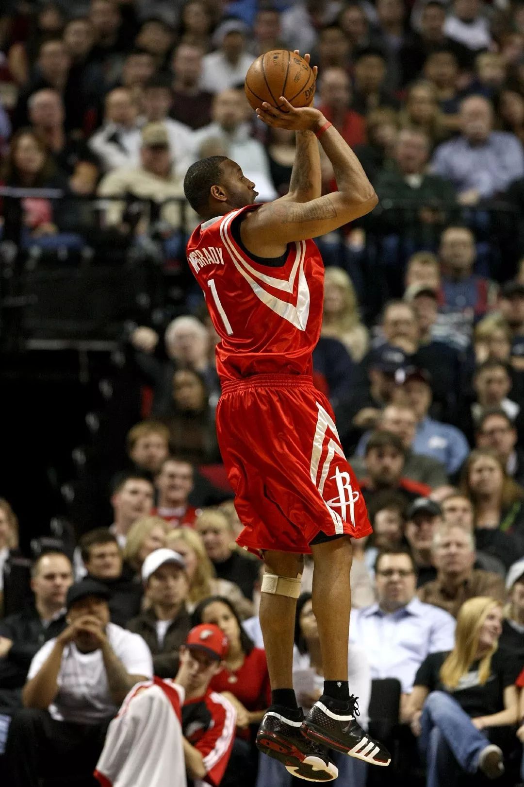 广岛三箭主帅：申花球员身体素质很强，我们要发挥技术优势（广岛三箭主帅：申花球员体能出众，我们将以技术取胜）