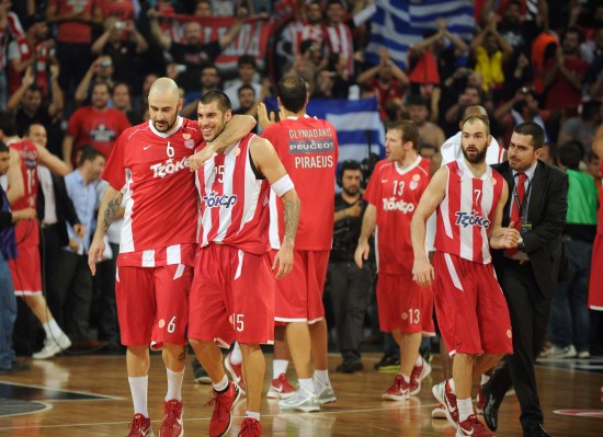 老鹰官宣签下中锋马利克-威廉姆斯双向合同（亚特兰大老鹰宣布与中锋马利克·威廉姆斯签订双向合同）