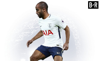 NBA将于明日迎来一年一度的圣诞大战。（一年一度的NBA圣诞大战将于明日打响）