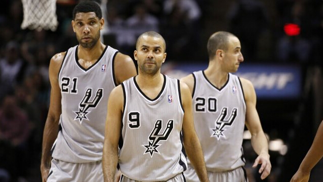 詹姆斯：防守时我们要拧成一根绳，并且时刻保持沟通（詹姆斯：防守要同心协力，始终保持沟通）